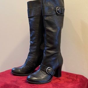 Born Size 7 Healed Boots